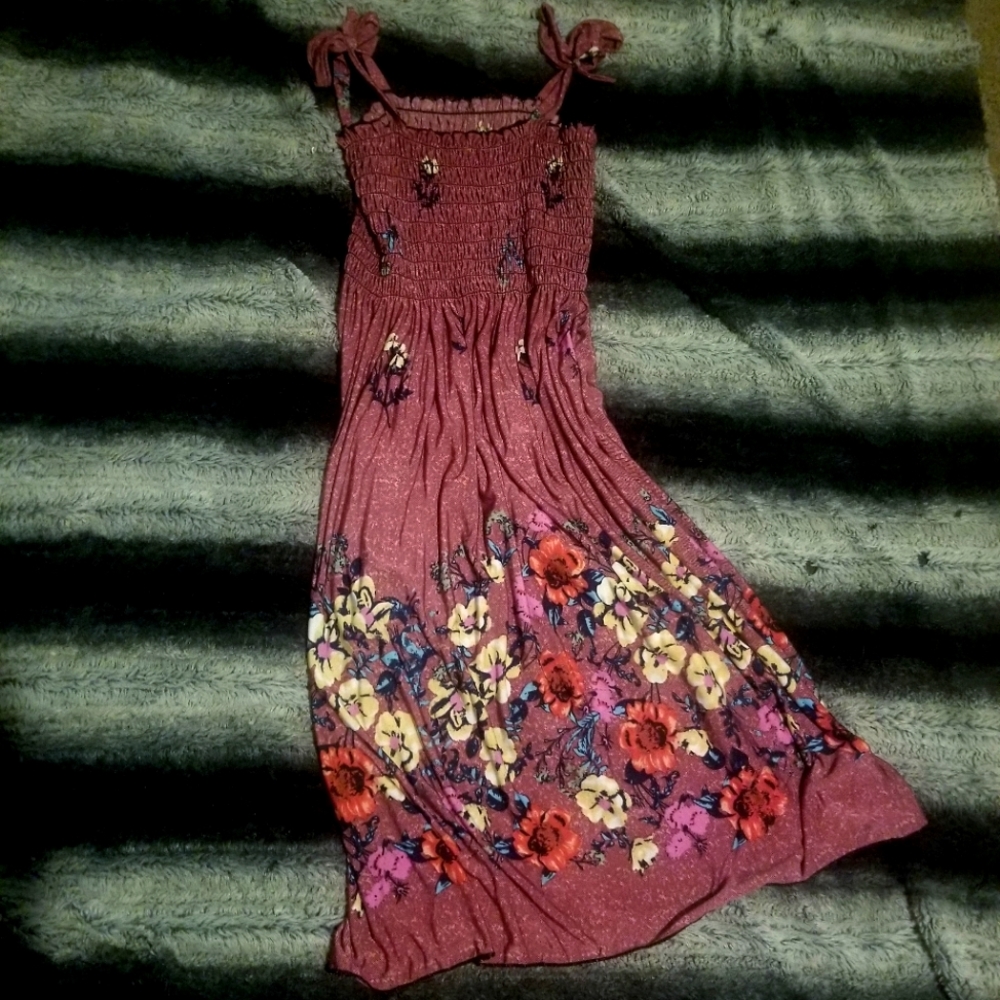 NWOT AMERICAN EAGE MIDI FLORAL DRESS SMALL!I LOVE OFFERS AND COUNTER OFFERS!!